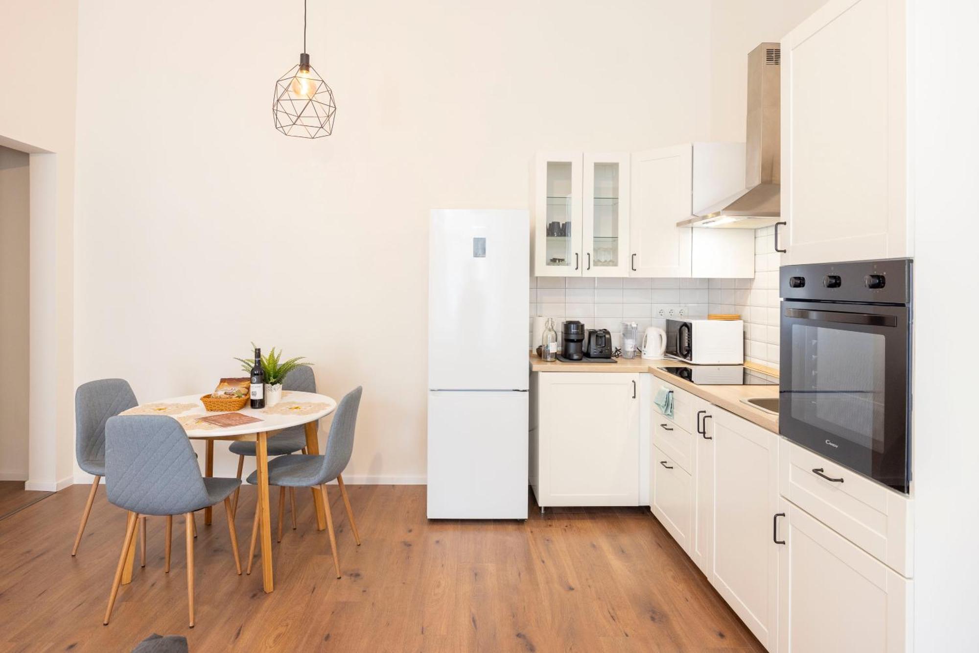Lovely Central Apartment By Julia Budapest Exterior photo
